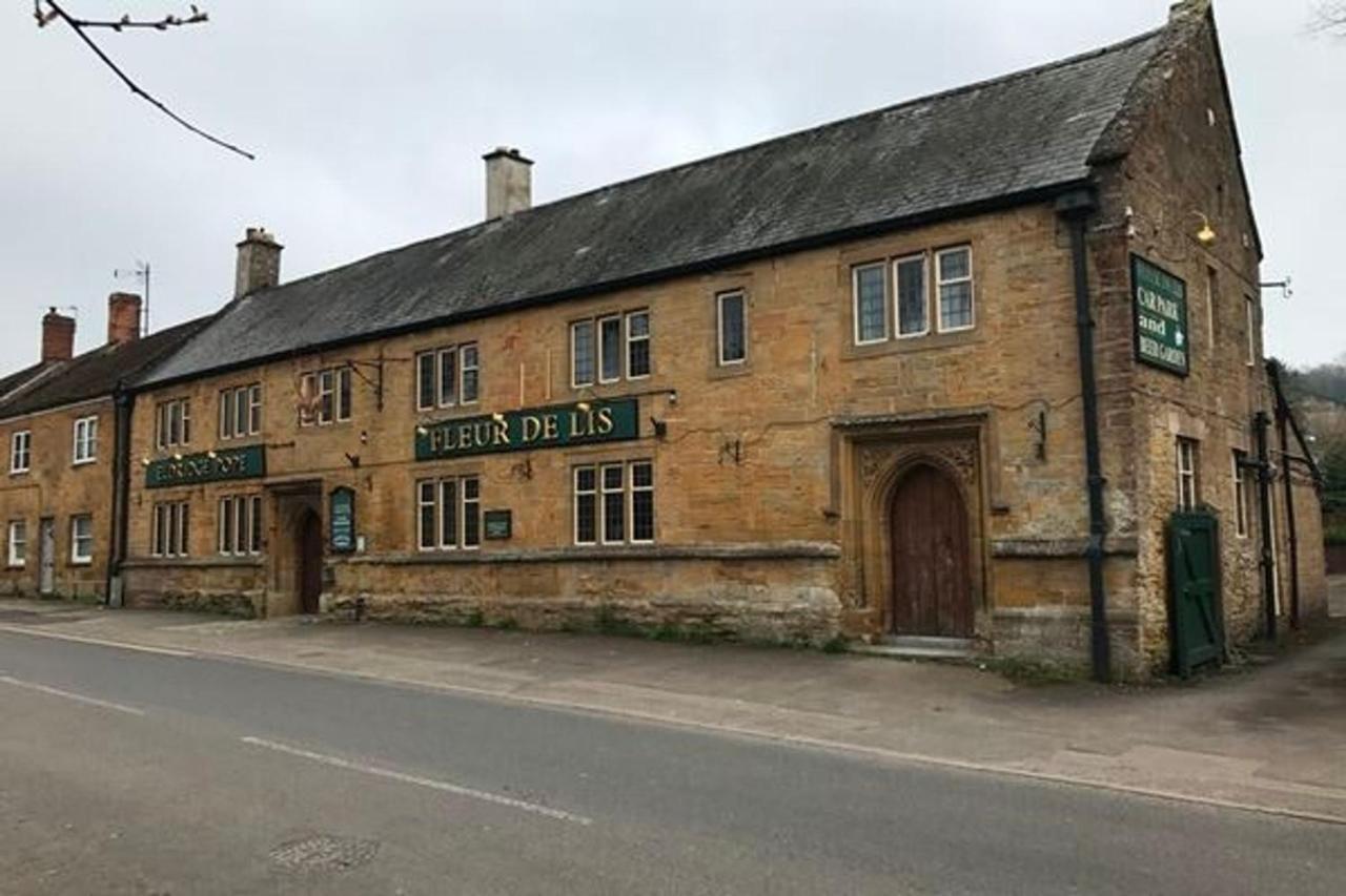 The Fleur-De-Lis Hotel Chiselborough エクステリア 写真